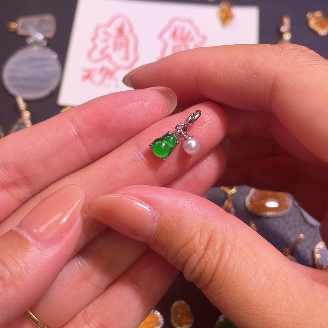 翡翠银S925镶嵌颈饰翡翠