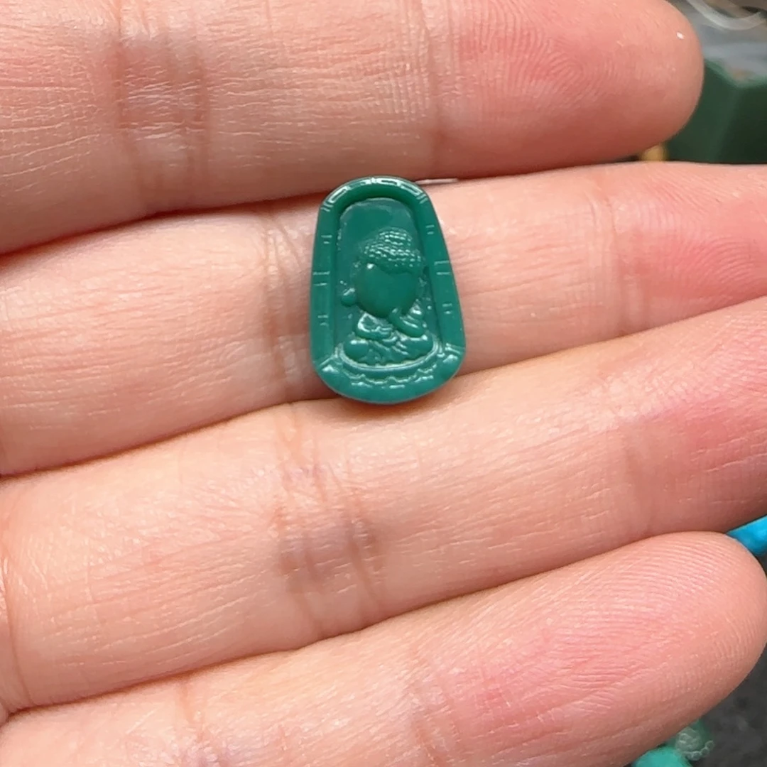 绿松石配饰未镶嵌米*德