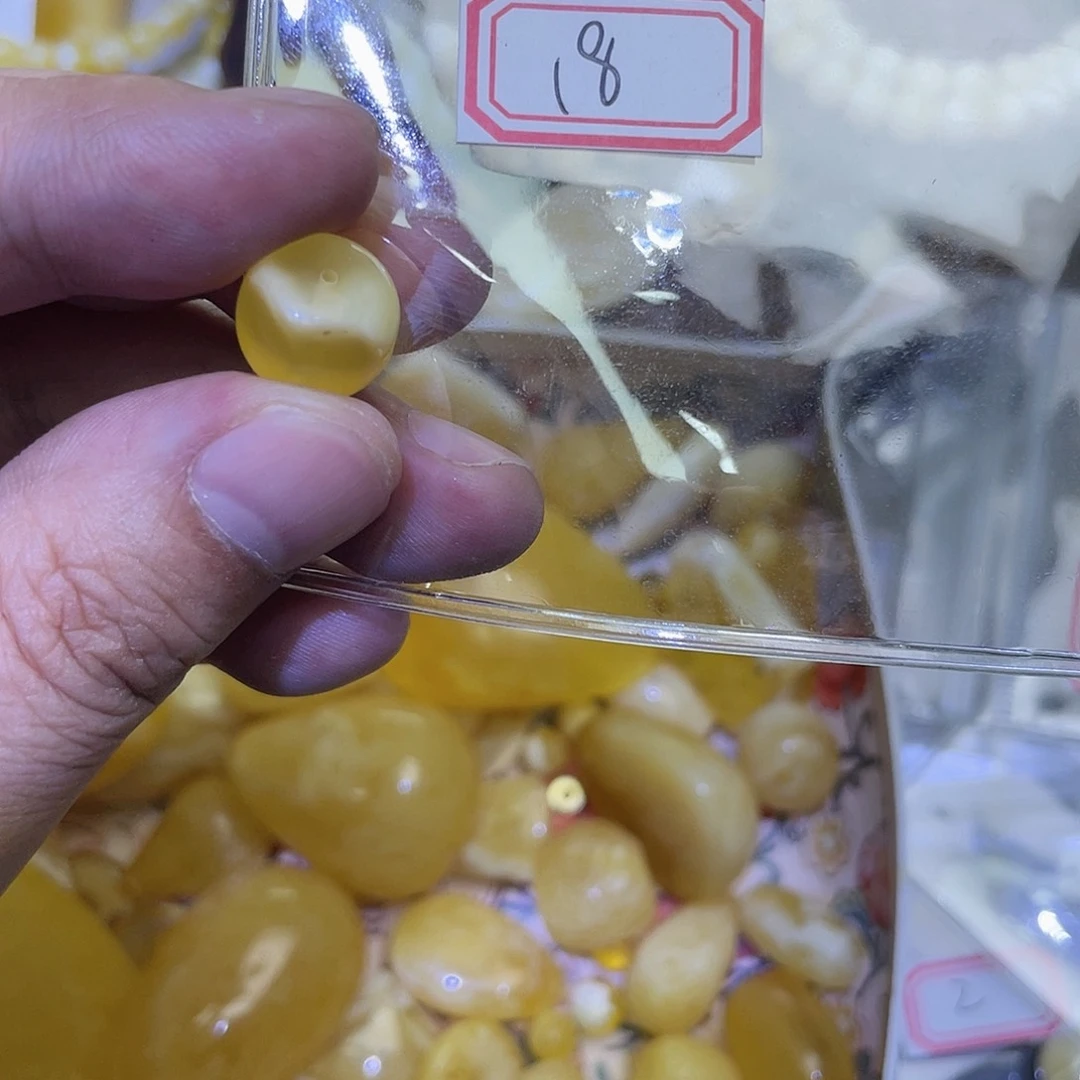 蜜蜡手串未镶嵌12m瑕疵