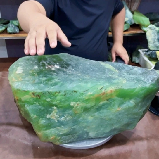 未镶嵌蛇纹石玉原石霍*兄