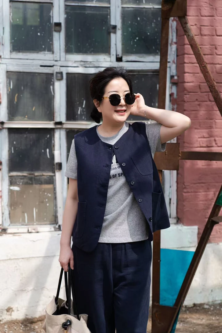 241575【燕子优选】菲玛掂休闲百搭时尚圆领马甲