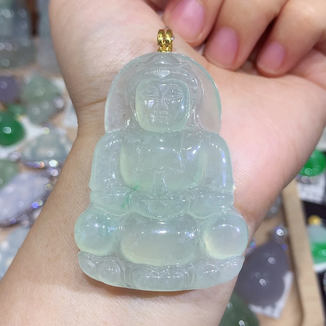 翡翠18K金镶嵌颈饰观音