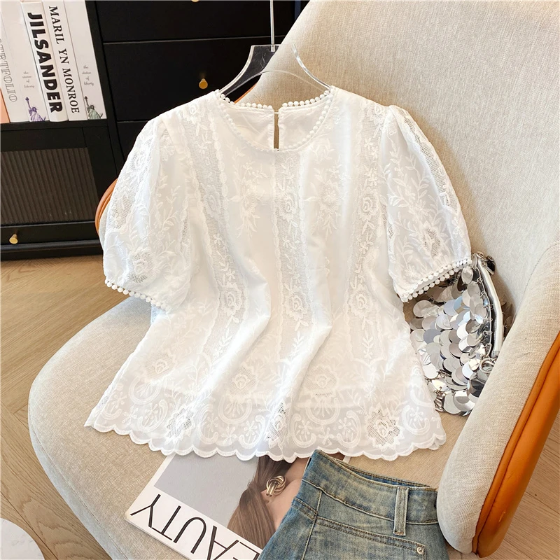 梦茹萱立体刺绣蕾丝钩花提花衬衫2025夏季新款法式时尚娃娃衫上衣