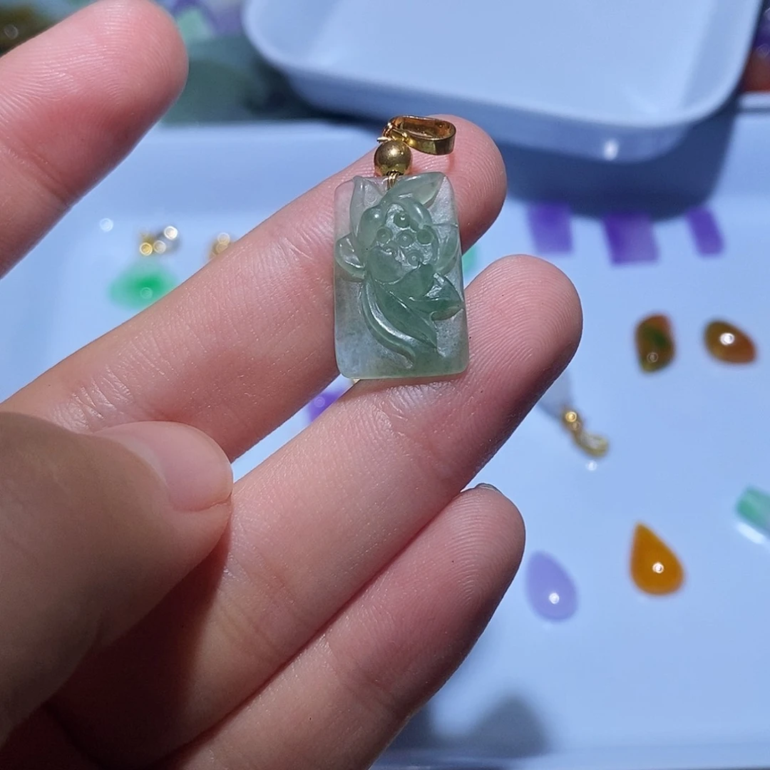 翡翠未镶嵌吊坠(不含链)45