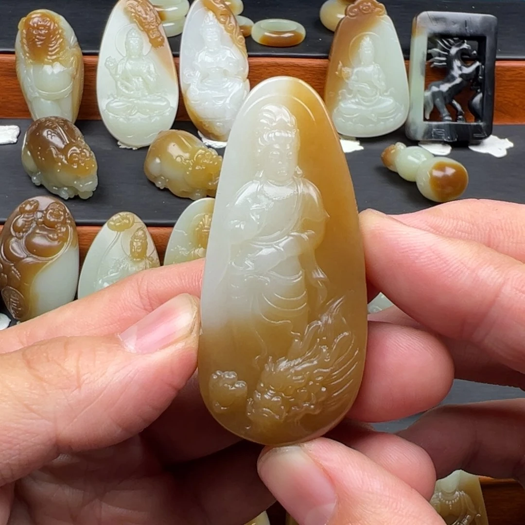 和田玉（糖玉）颈饰未镶嵌龙*