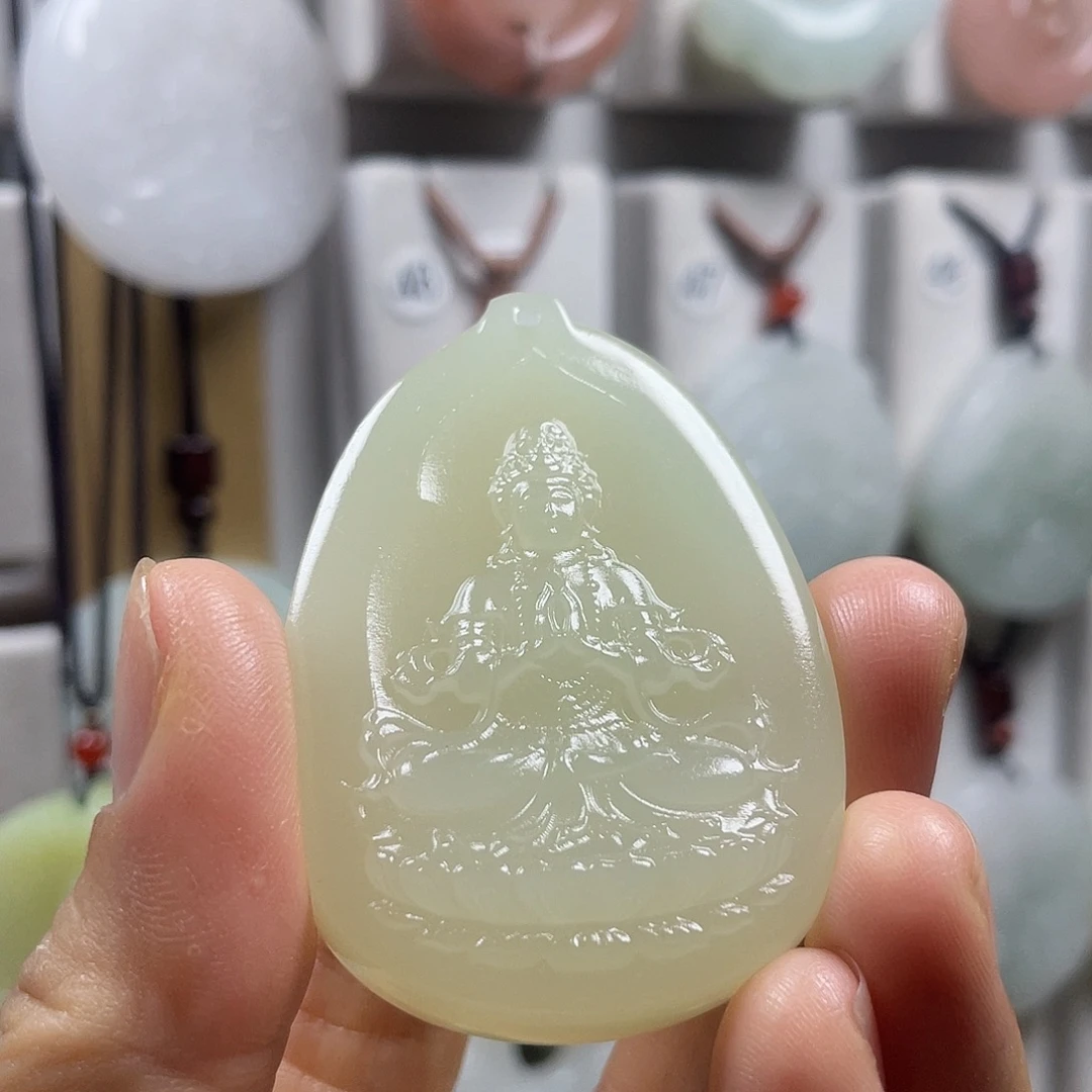 石英质玉未镶嵌颈饰