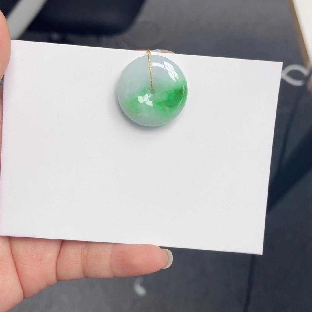 翡翠未镶嵌颈饰平安扣