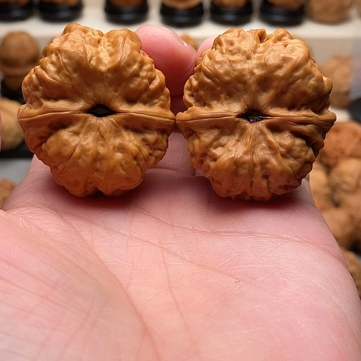 文玩核桃把件赣****飞…………………………