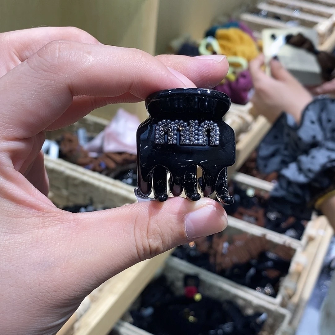 皮质铁合金马尾抓