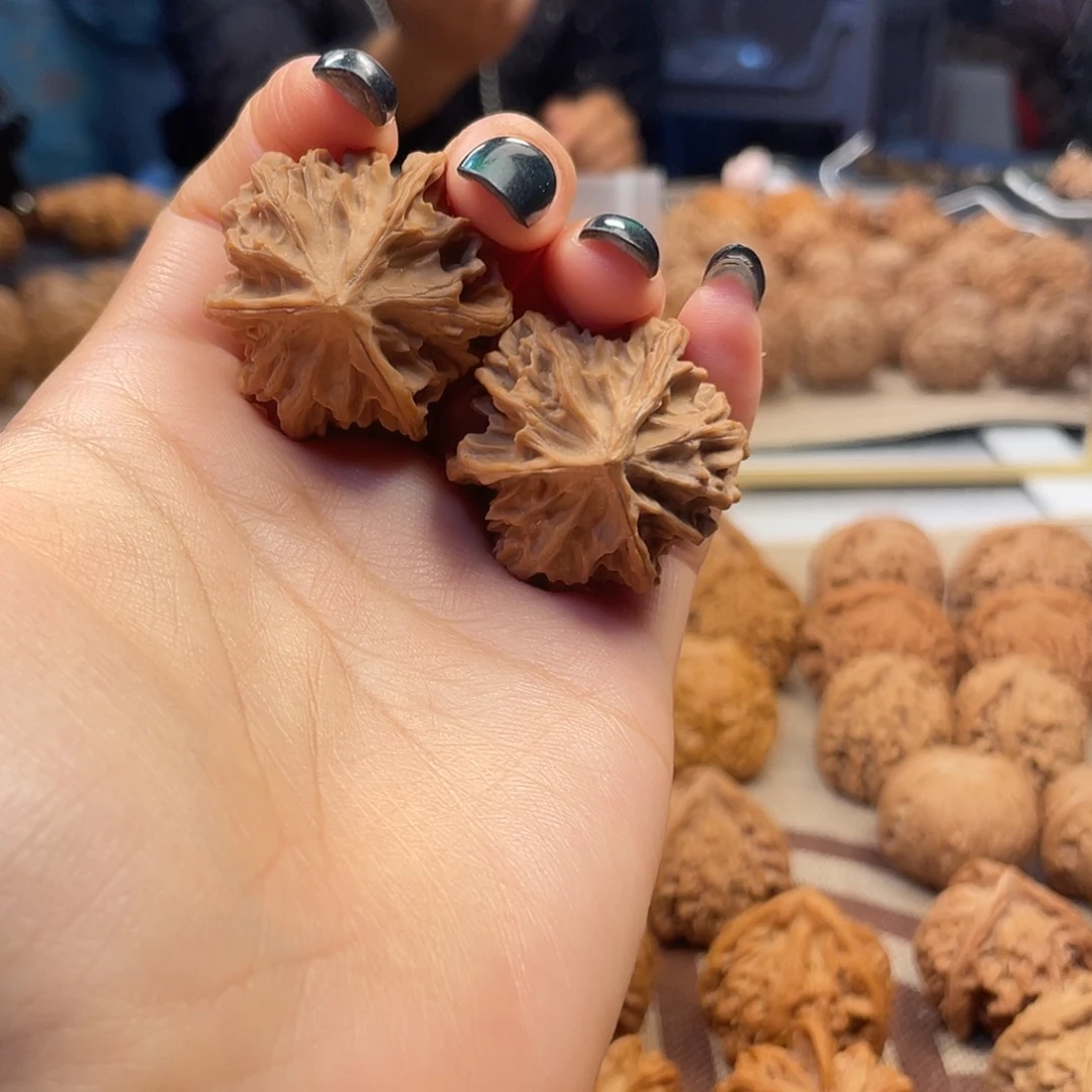 吊坠文玩核桃岐山手捻三棱