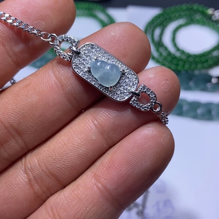 翡翠未镶嵌颈饰天然翡翠