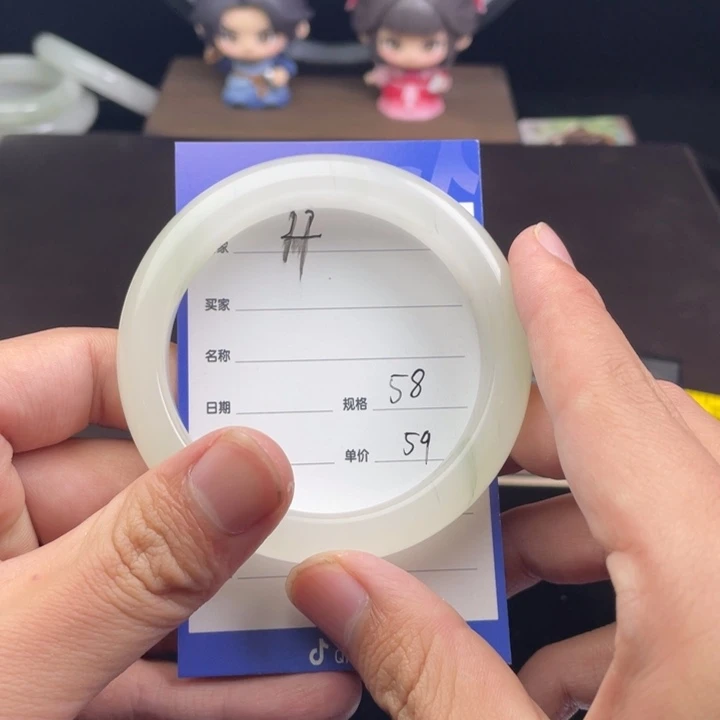 石英质玉未镶嵌手镯