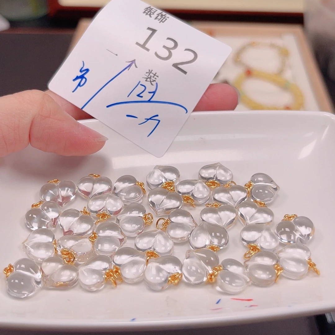 未镶嵌珠宝半成品水晶132 。