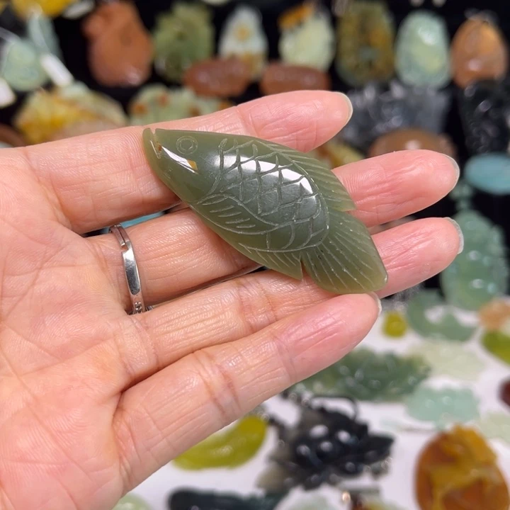 蛇纹石玉未镶嵌吊坠(赠链)