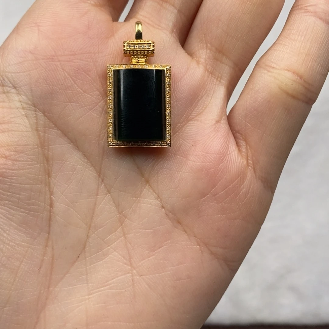 【闪购商品】翡翠颈饰18K金镶嵌L*吊坠