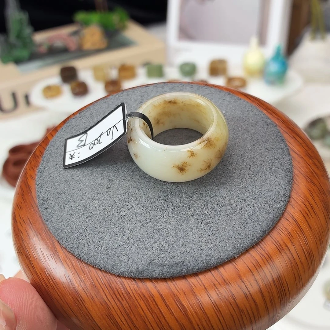 未镶嵌戒圈和田玉F24白底桂花糖墩墩19.4不退换