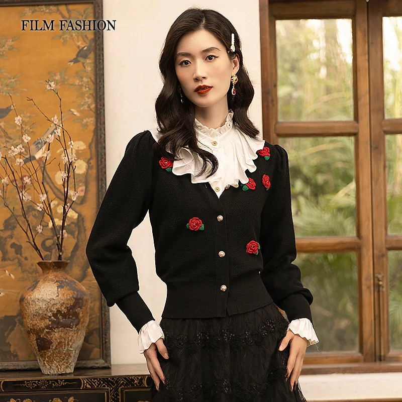 电影时装春季复古重工手钩立体玫瑰开衫毛衣女士气质 FEBM133533