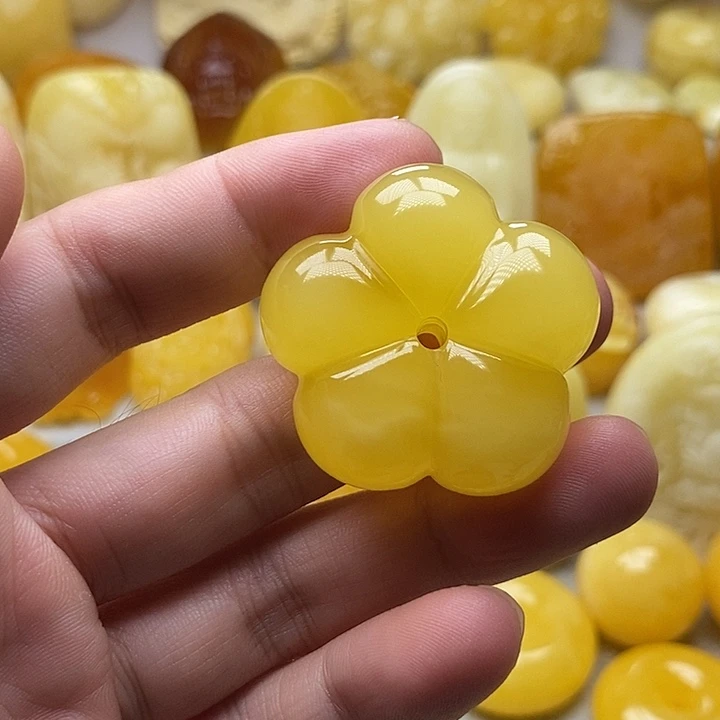 琥珀颈饰未镶嵌琥珀蜜蜡吊坠