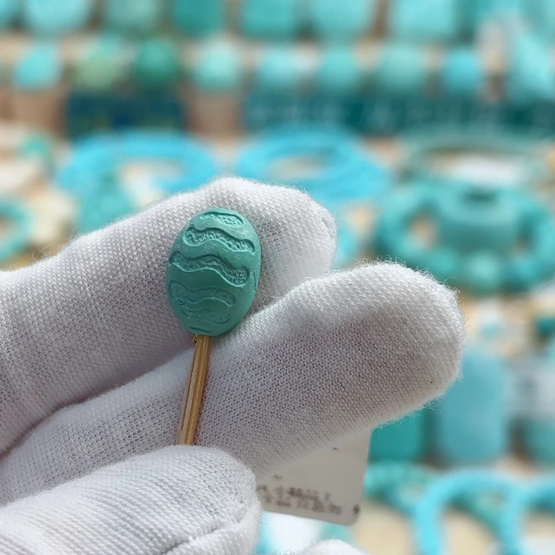 绿松石未镶嵌珠宝奇石