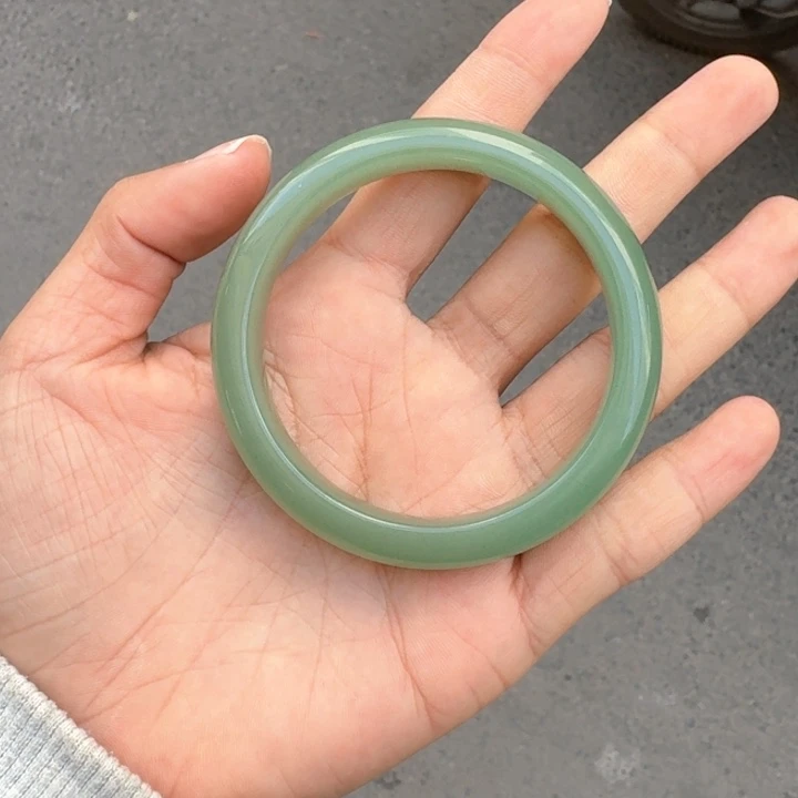 石英质玉未镶嵌手镯
