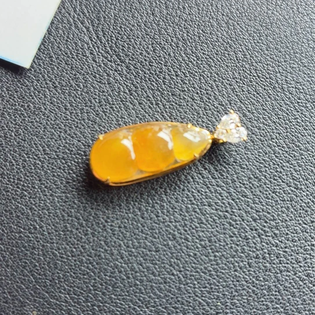 颈饰18K金镶嵌翡翠翡翠