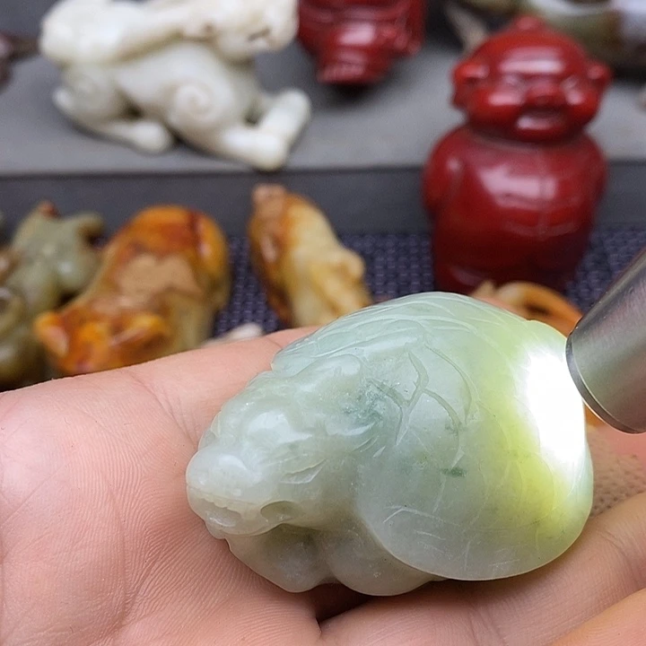 未镶嵌蛇纹石玉颈饰