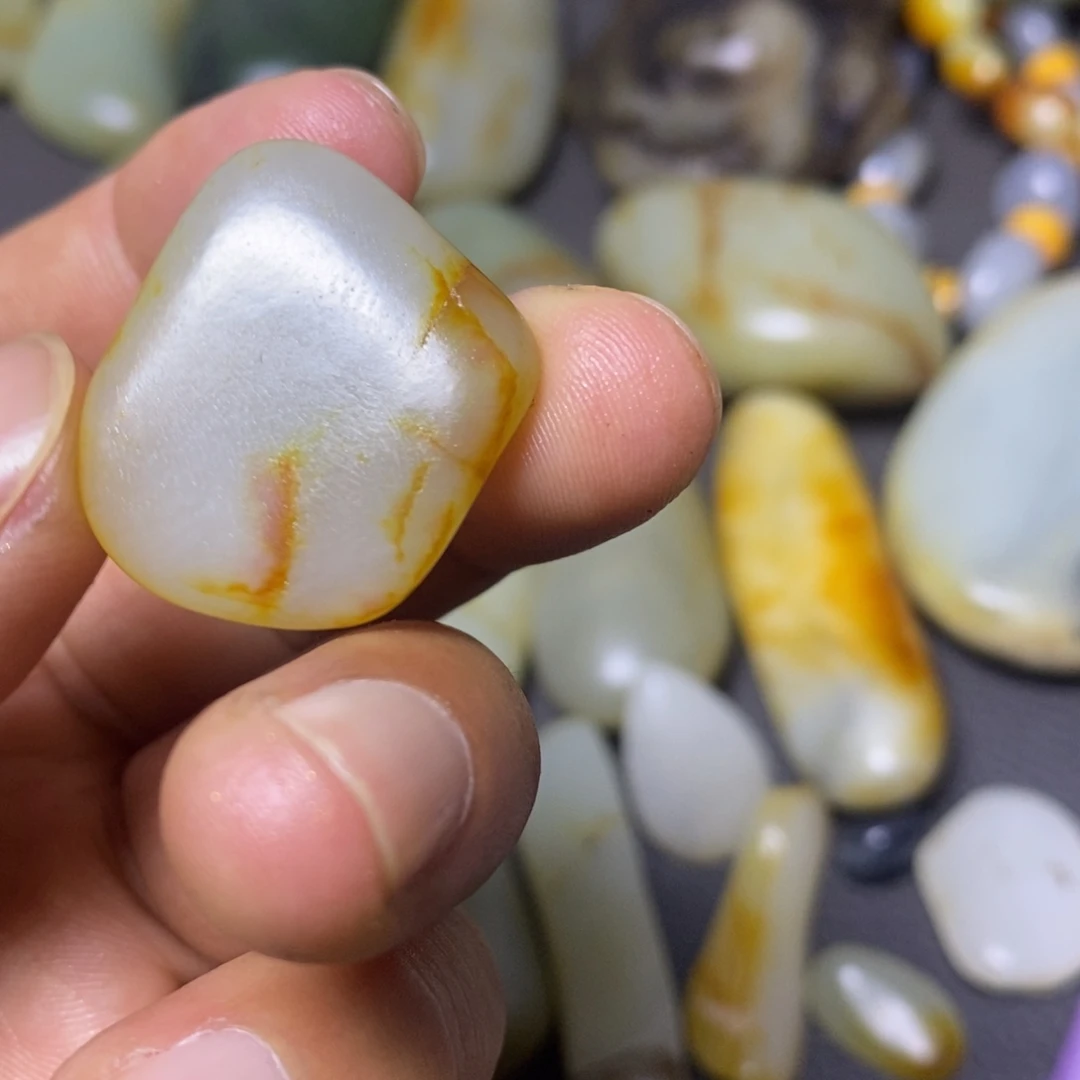 和田玉（糖玉）未镶嵌挂件