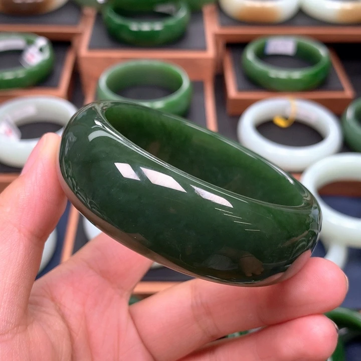 未镶嵌手镯和田玉（碧玉）