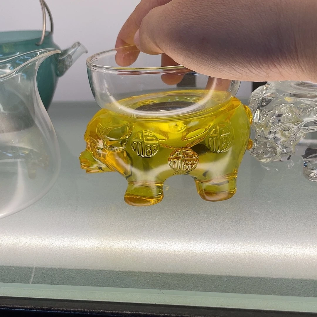 搪瓷杯子里还有很多东西