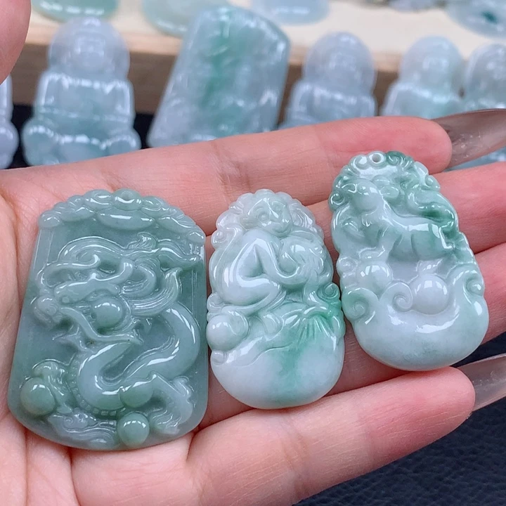 翡翠未镶嵌颈饰翡翠