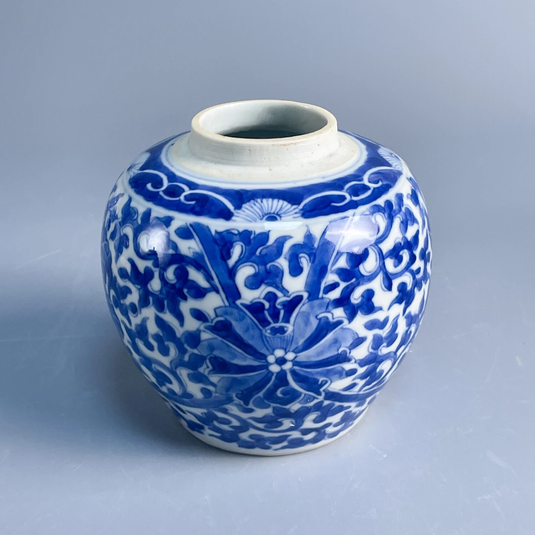 M25KV008359清光绪青花缠枝花卉纹小罐