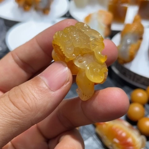 【闪购商品】石英质玉（黄龙玉）未镶嵌颈饰周*静
