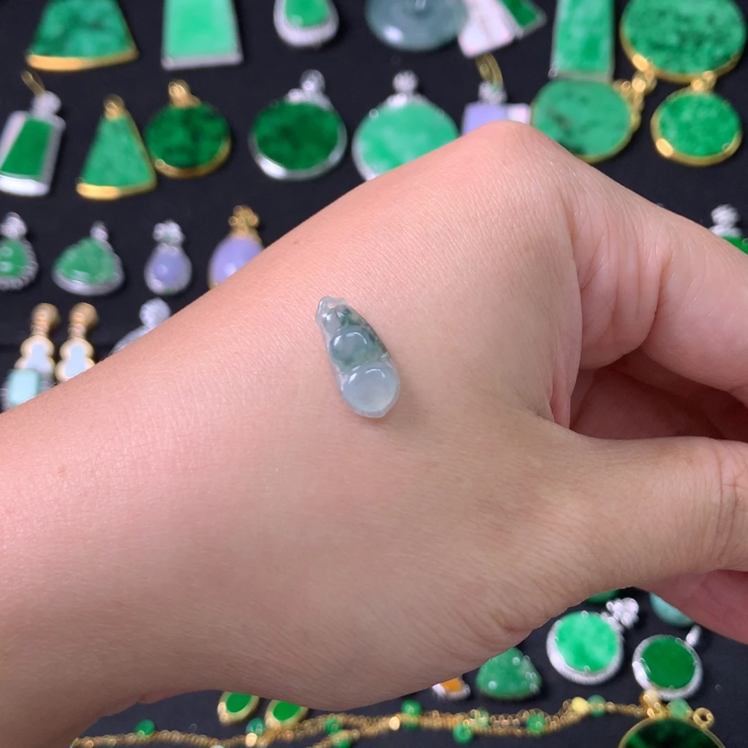 翡翠未镶嵌吊坠(不含链)有纹裂