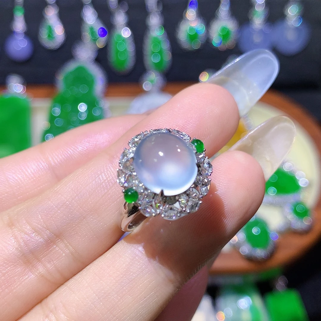18K金镶嵌戒指翡翠玻璃种
