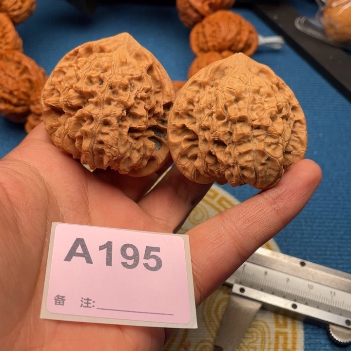 吊坠文玩核桃核桃