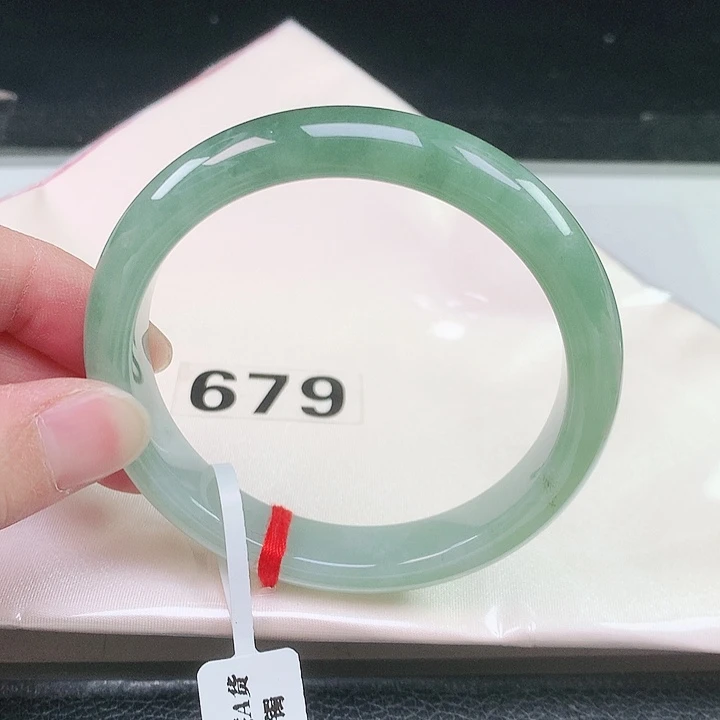 翡翠未镶嵌手镯679