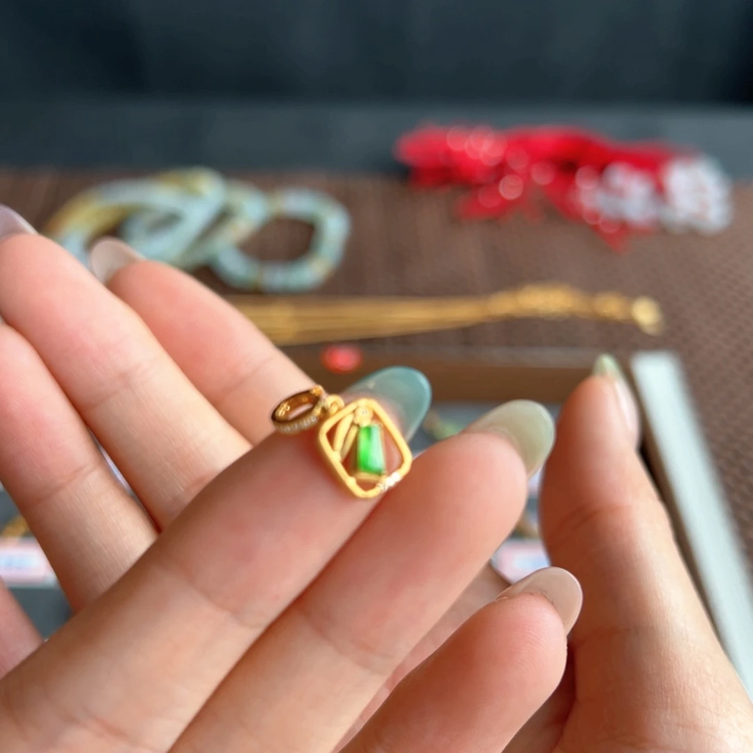 翡翠18K金镶嵌吊坠(不含链)173号买断18k金