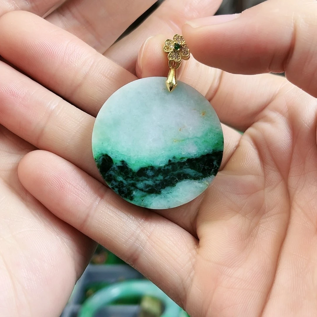 翡翠颈饰未镶嵌吊坠