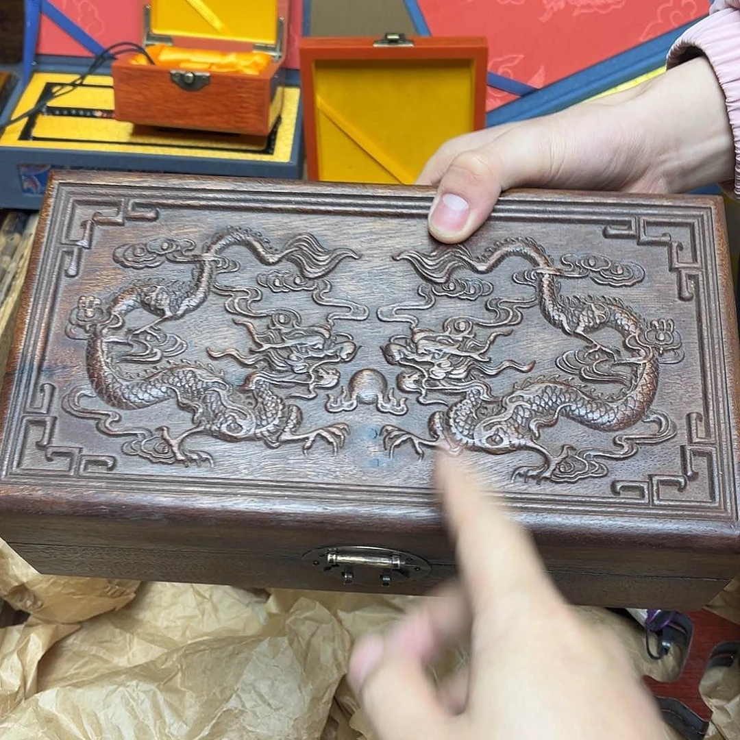 大叶紫檀（黑酸枝木类）