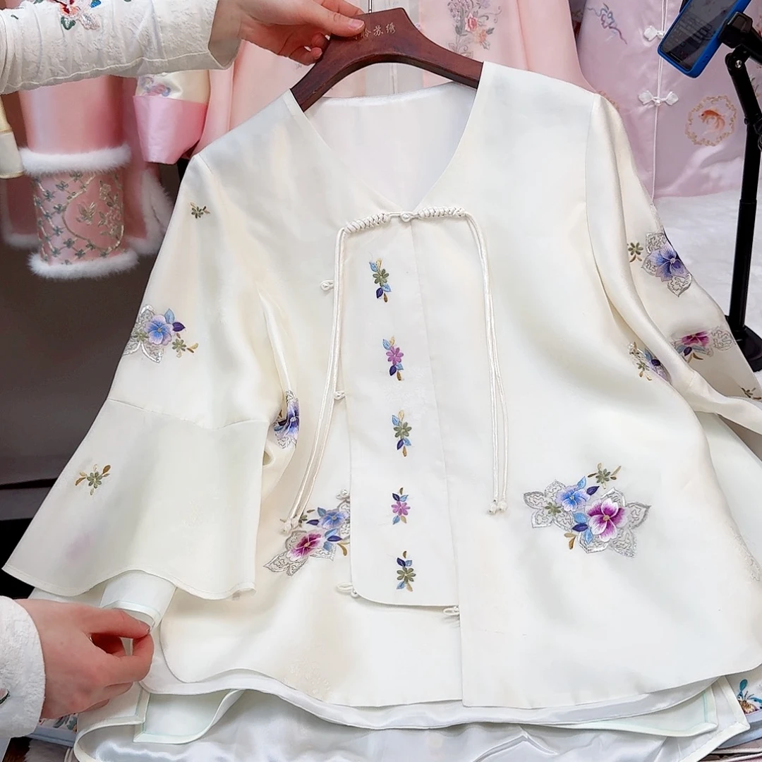 刺绣真丝米白色上衣 一物一件