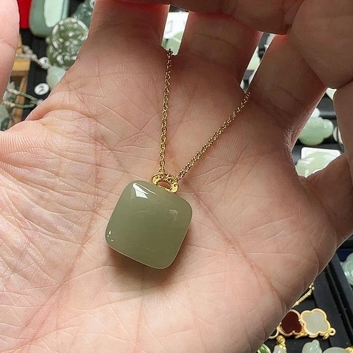 吊坠(赠链)银S925镶嵌和田玉