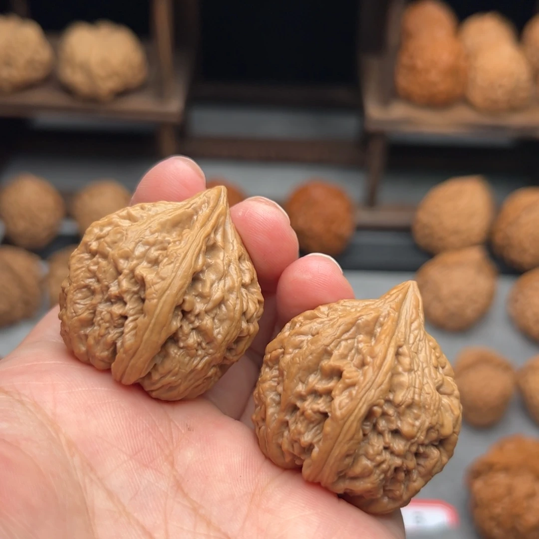 雾***歌文玩核桃吊坠奶嘴鸡心35.35.38