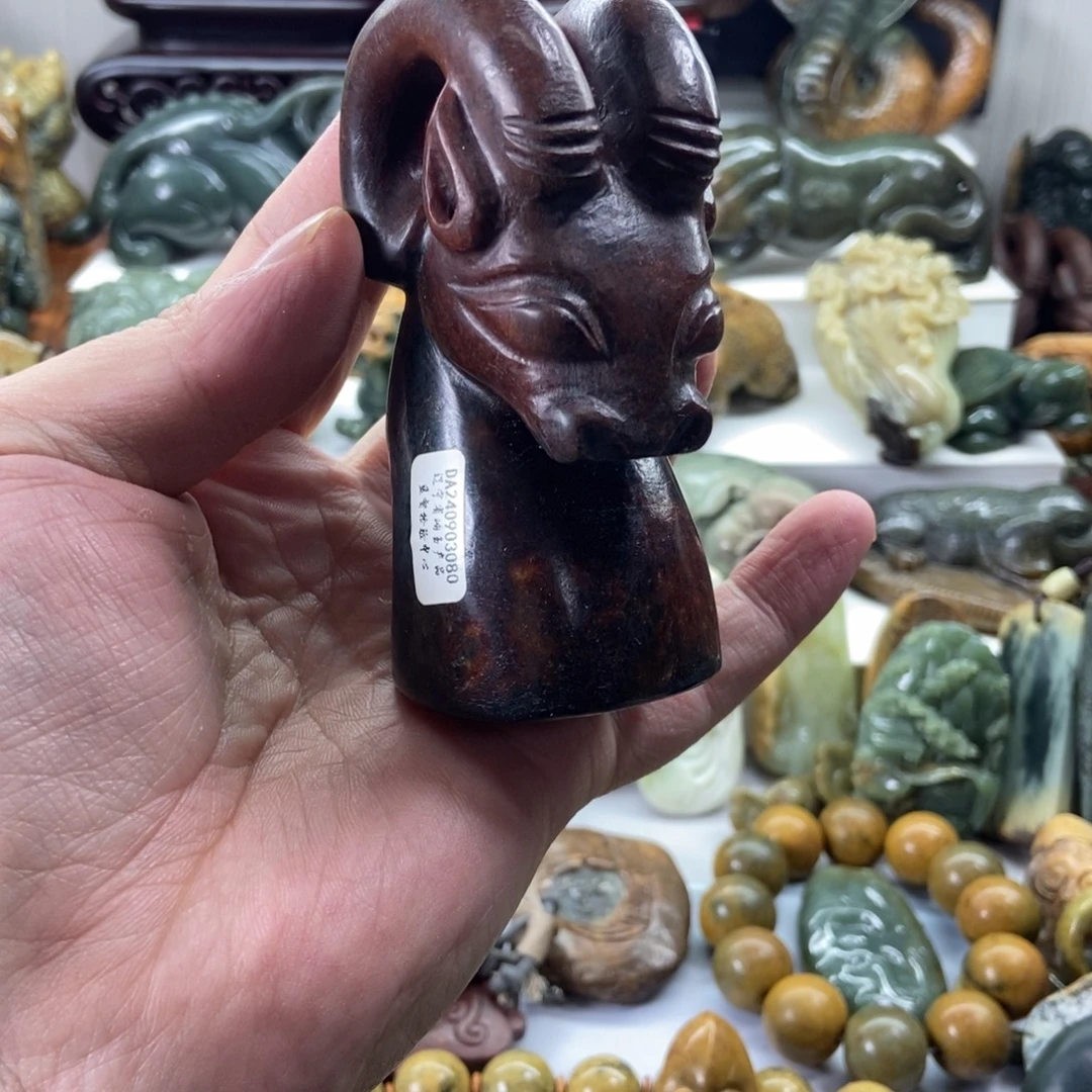 岫岩河磨玉（透闪石质玉）未镶嵌把件