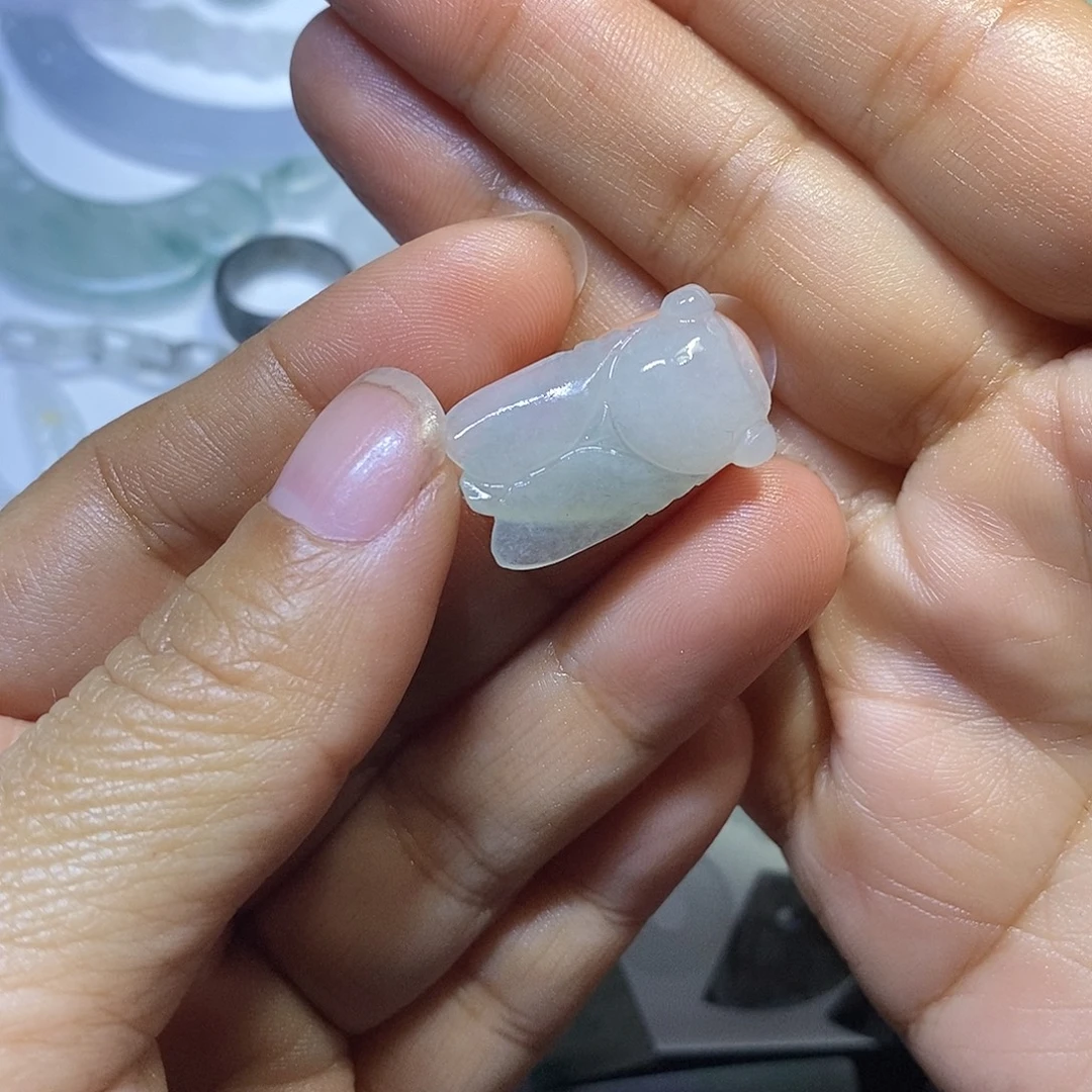 定制翡翠未镶嵌蝉