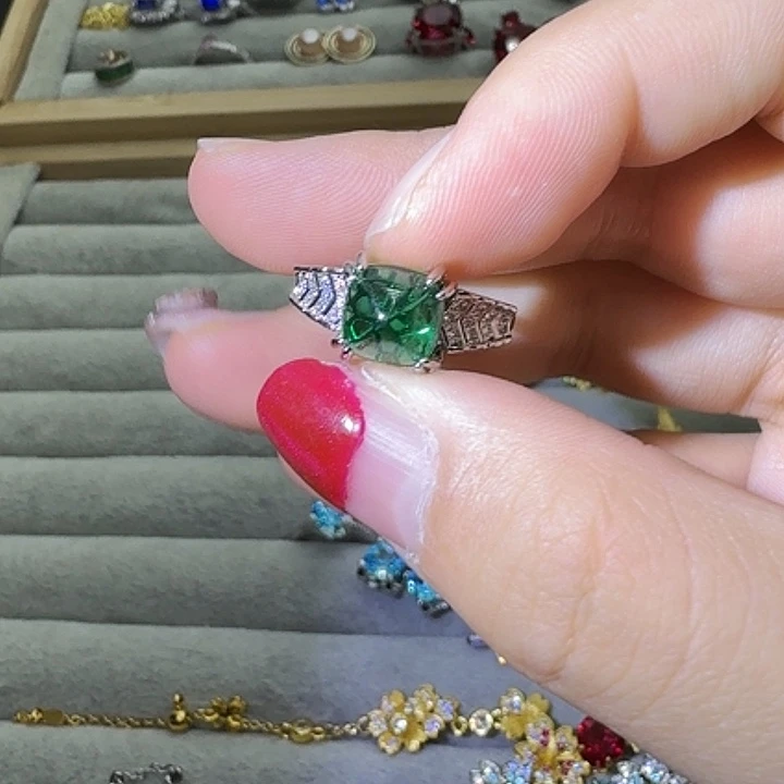 银S925镶嵌水晶戒指