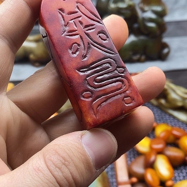 未镶嵌蛇纹石玉颈饰