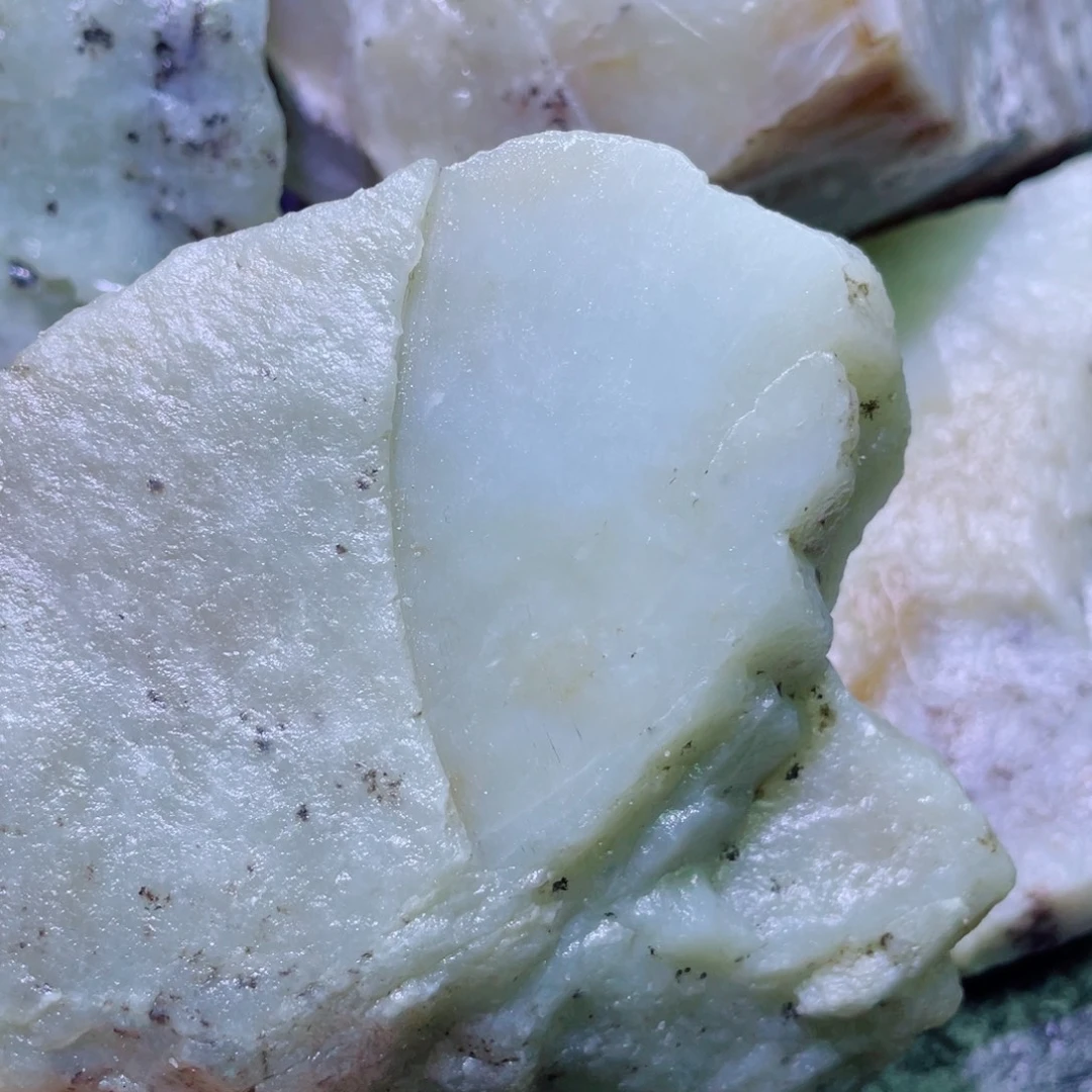 和田玉未镶嵌珠宝半成品