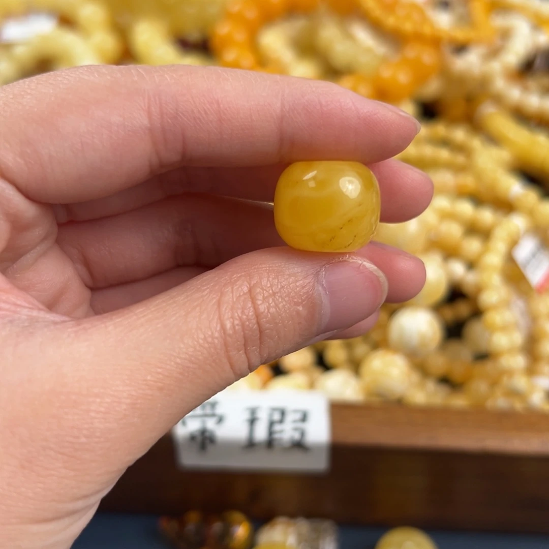 琥珀未镶嵌珠宝奇石