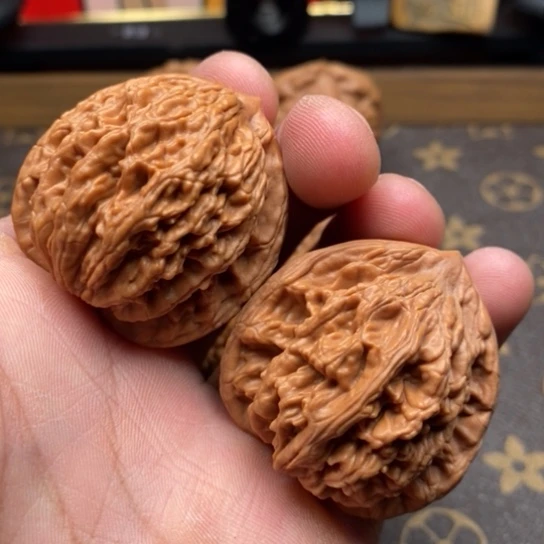 文玩核桃把件虎头