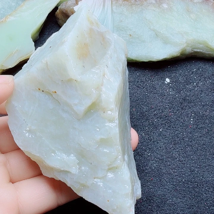 未镶嵌和田玉（糖玉）珠宝半成品